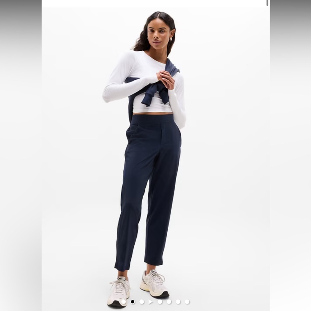 Athleta Brooklyn Mid Rise Ankle Pants 2/P Navy Blue Stretch Size 2 Retails $99